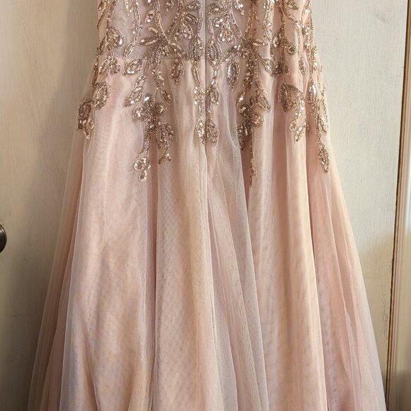 Wedding Dress for Short Queens! (Plus size) - Picture 3 of 10
